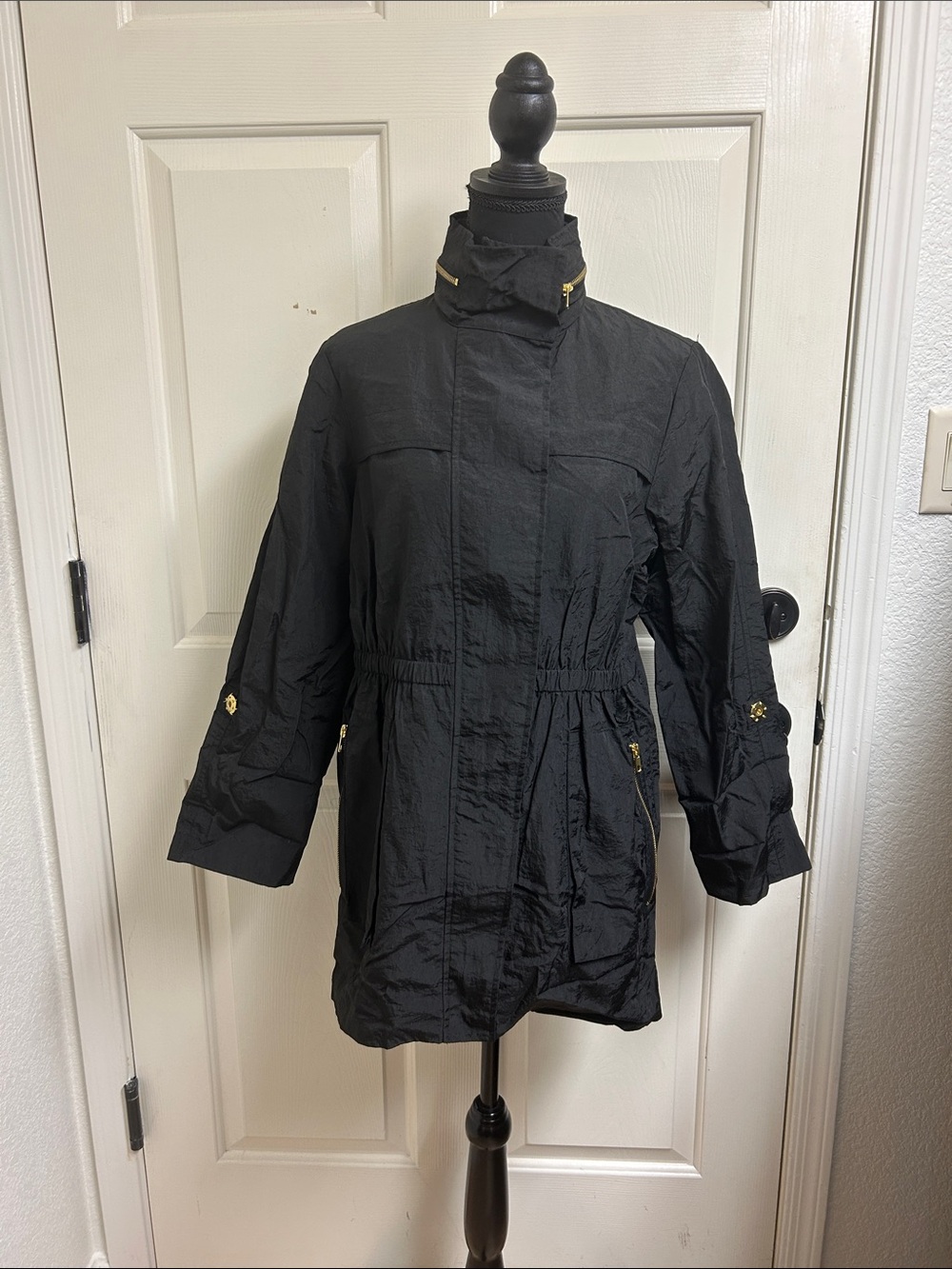 JONES & CO Jones New York Medium Black with gold accents and pockets, hood